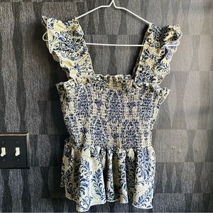 Smock tank top super cute modern like new